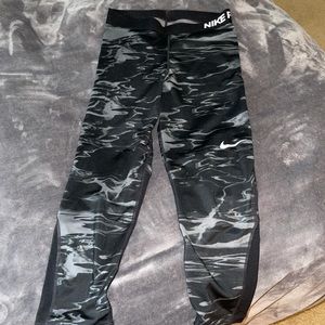 Nike Pro Black and Grey Pattern Leggings
